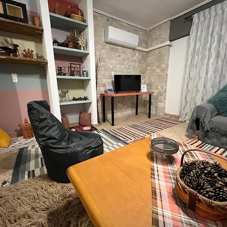 Alonaki House Apartman Amfíklia Kültér fotó