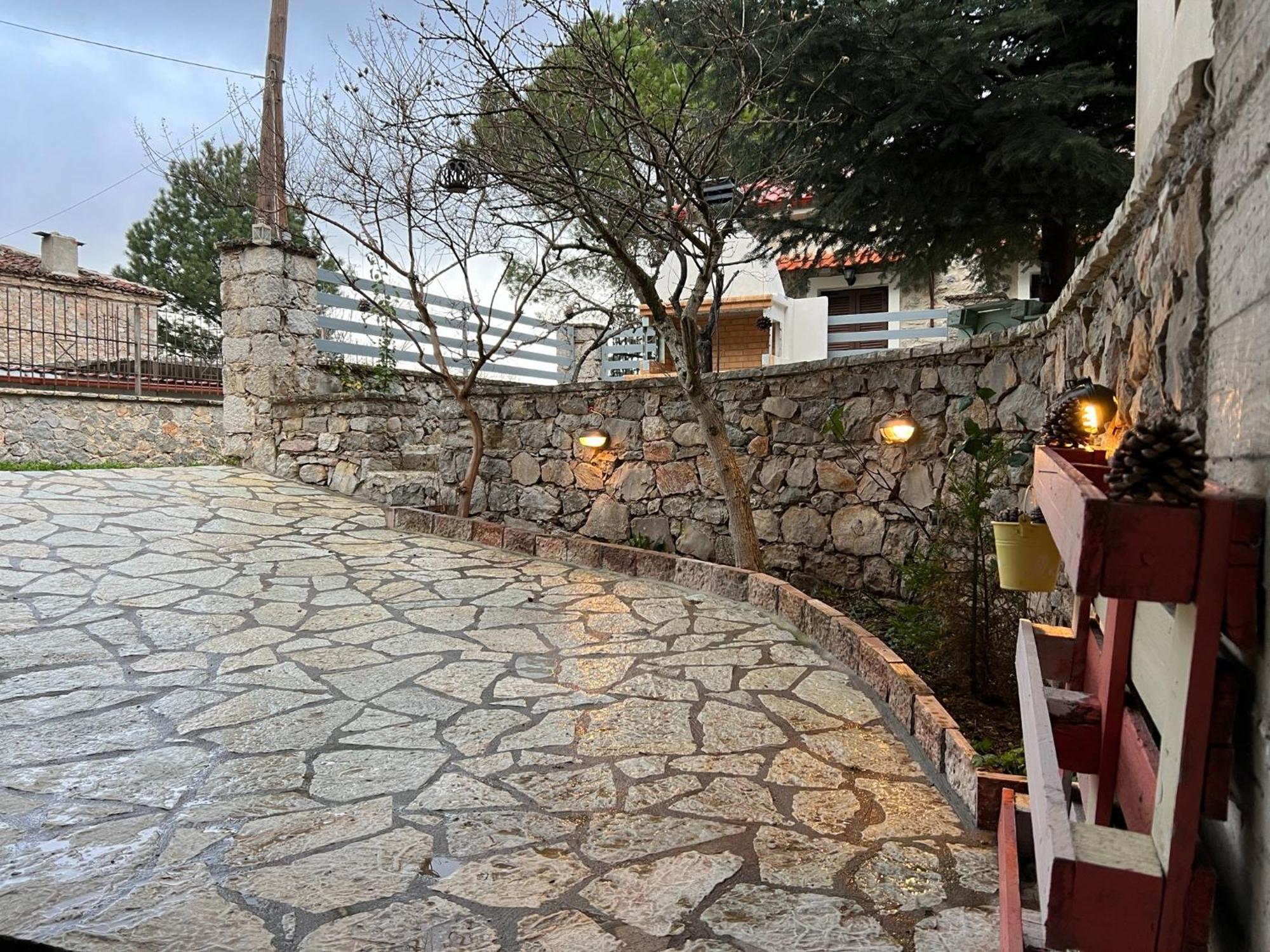 Alonaki House Apartman Amfíklia Kültér fotó